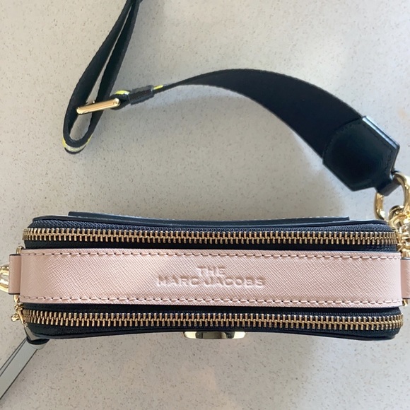 Marc Jacobs Leather Snapshot Bag - Picture 2 of 7